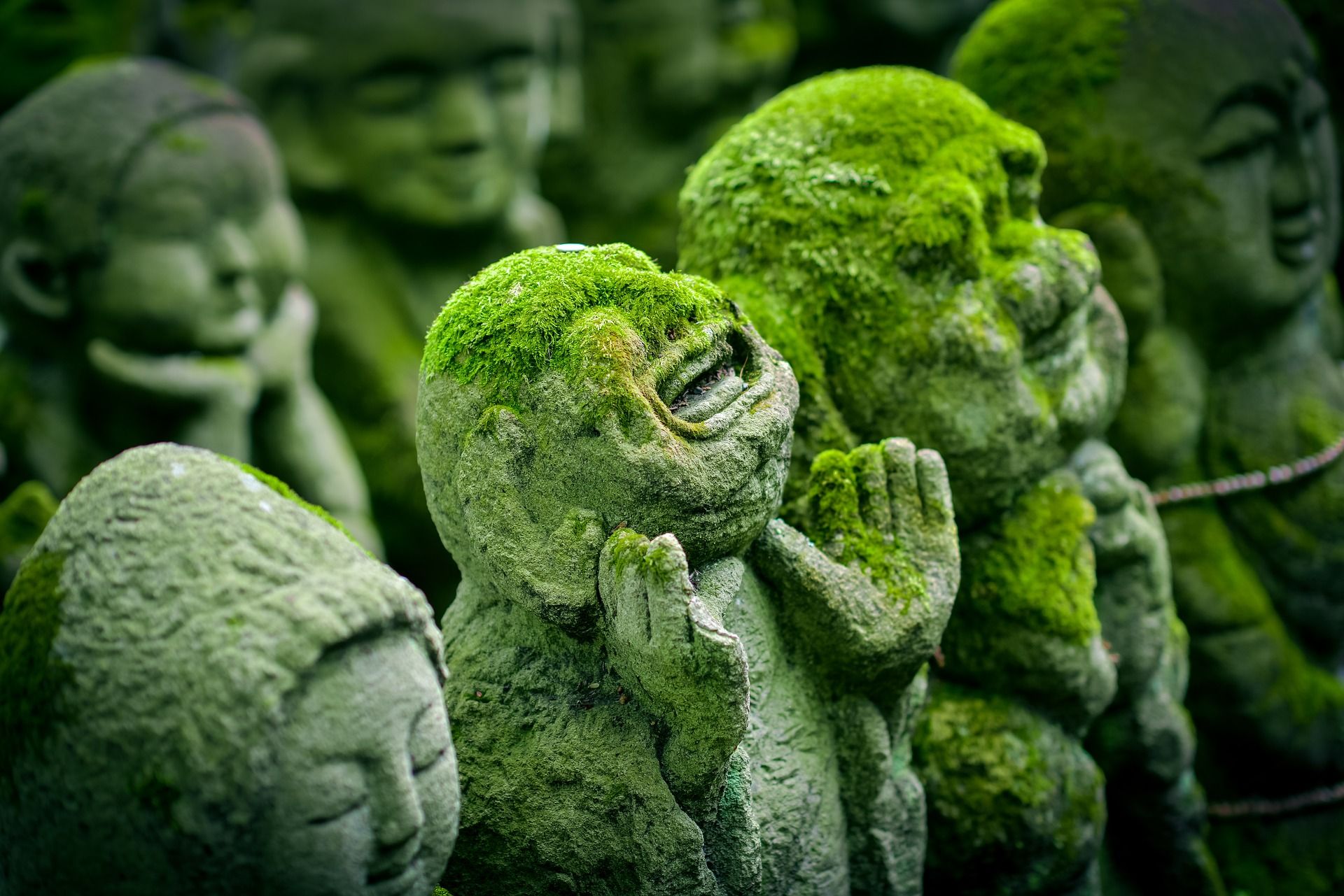 buddha statue smiling